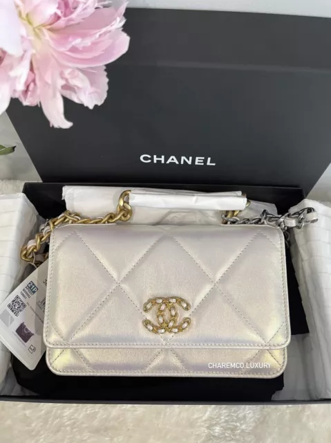 21K CHANEL Bag, Wallet on the Chain, Iridescent White Bow WOC NWT NEW Purse  Mini