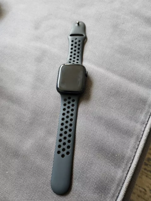 Apple Watch Series 7 Nike 45mm Midnight Aluminum Case (GPS)