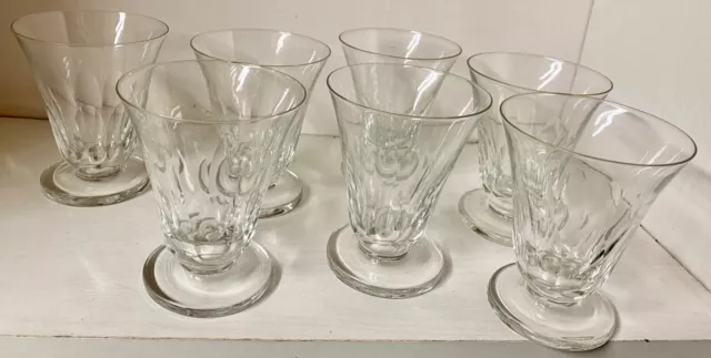 Superbe 7 verres à eau ou vin  11 cm