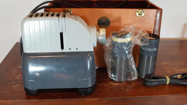 VINTAGE KodaSlide Master Model Projector Series1 w/Case 2Lenses 