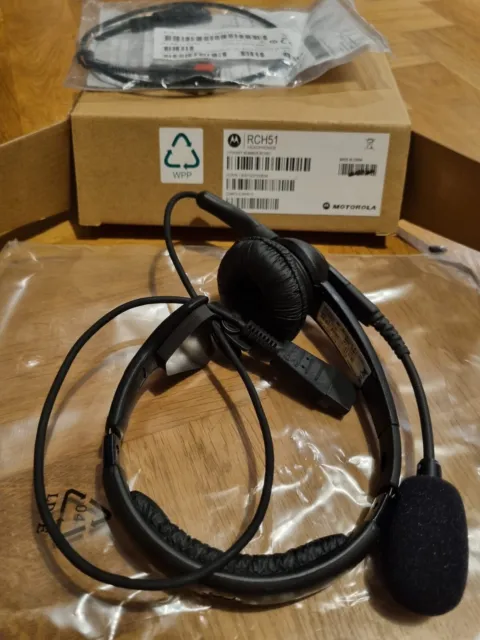New Motorola RCH51 Rugged Noise Cancelling Headset (with adaptor cable)