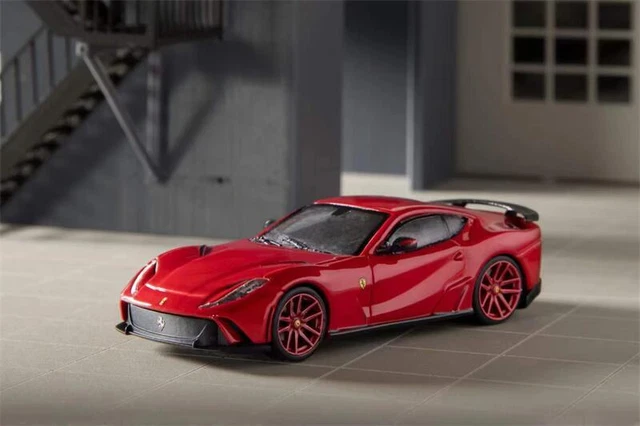 Miniature Ferrari 812 1:64 TOC - Alliage Métal, Boîte Fermée, Collection 2025