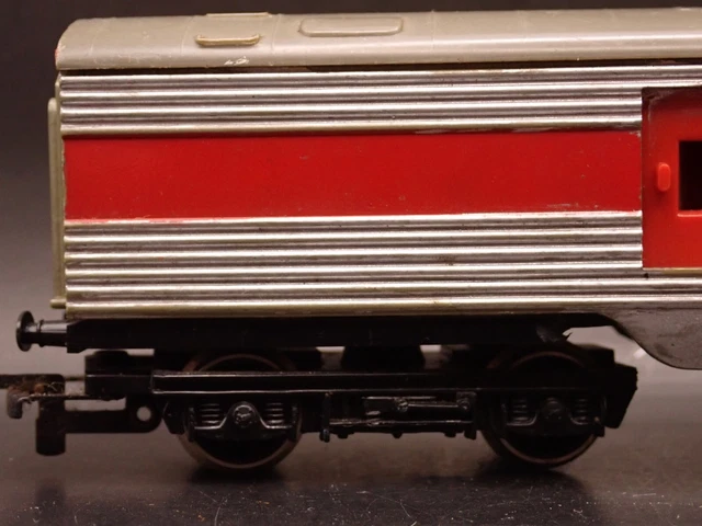TRI-ANG R130 TRANSCONTINENTAL Baggage Car OO Gauge Silver, Grey Roof ...
