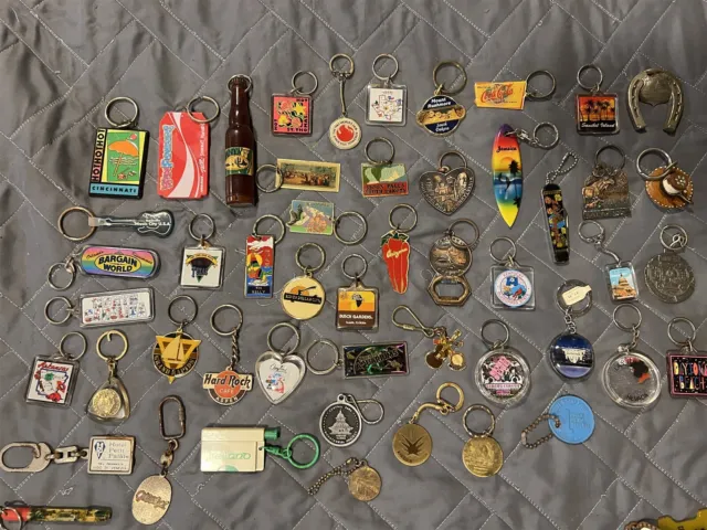 #1 Vintage Lot Of 50 Souvenir State Country City Places Keychains Key Chains