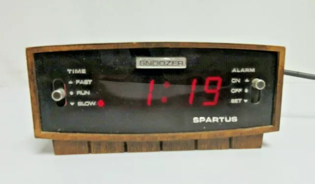 Vintage 1979 Spartus Alarm Clock Faux Wood Grain 21-3011-190 Red LED WORKS GREAT