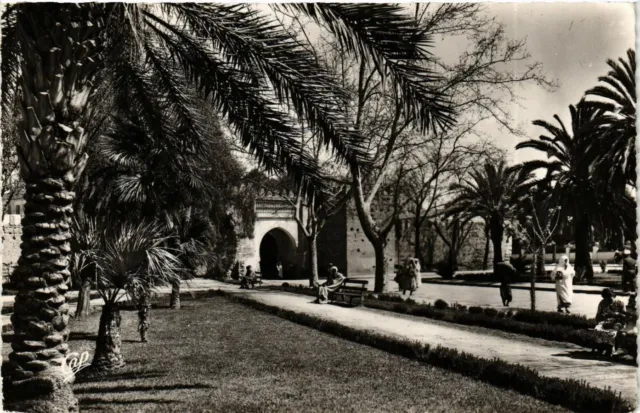 CPM AK MAROC - OUJDA-Porte et Jardins de Bab Sisi Aissa (329238)