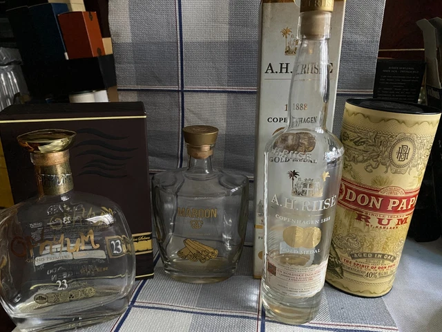 Lot 3 Bouteilles + 3 boites vides de Rhum