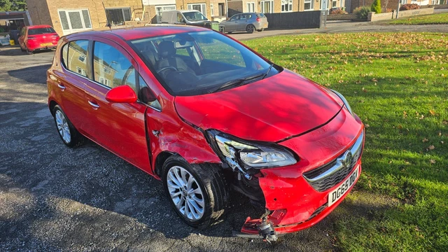 2015 Vauxhall Corsa 1.4 ecoFLEX SE 5dr Petrol Manual red 5 Door Hatchback HATCH
