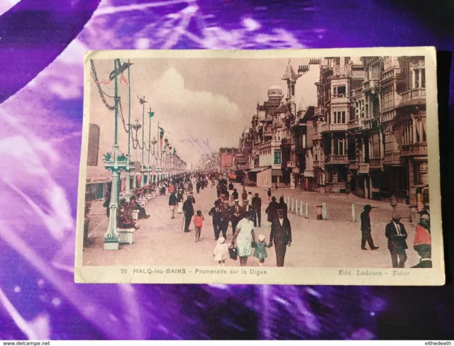 Malo Les Bains Promenade sur la Digue 59 Nord Ladouce Ladouce cpa Postcard