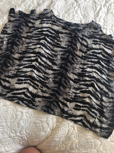 Forever 21 Animal Print épaule ouverte taille S