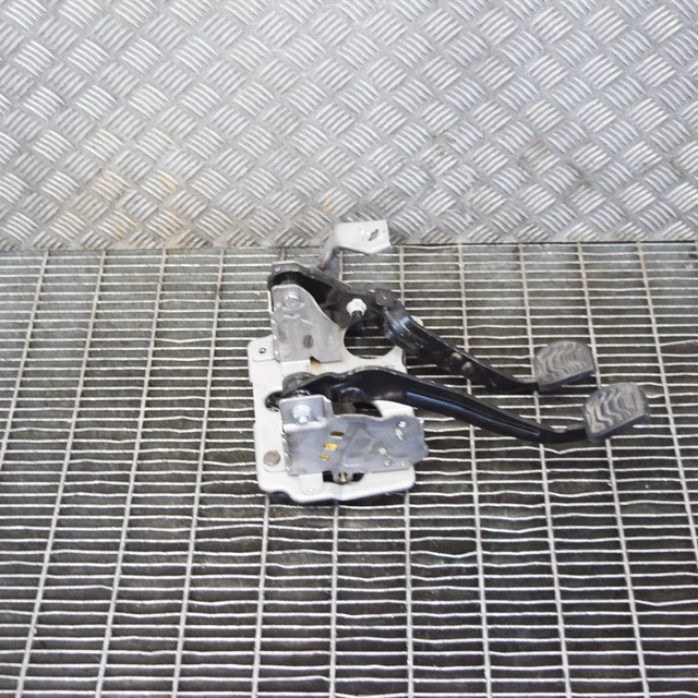 FORD TRANSIT MK4 Brake Pedal/W Clutch Pedal GK212450AE 2019 RHD £58.