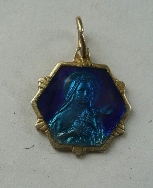 Médaille Sainte Thérèse de l'Enfant Jésus Dorée - 15mm | La Boutique