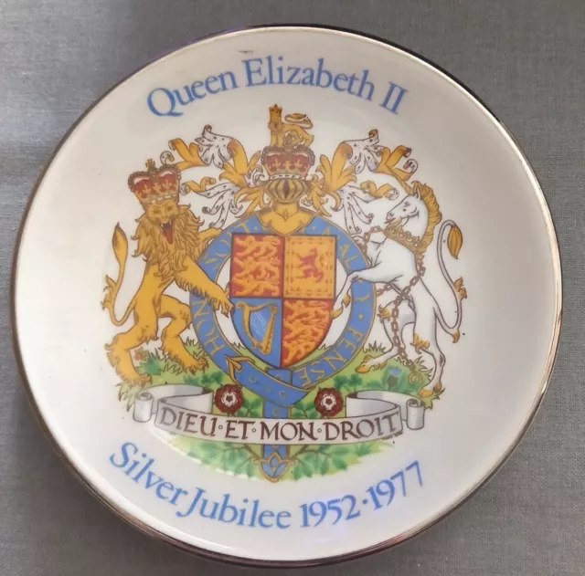 Wood & Sons Queen Elizabeth II Silver Jubilee 1952 1977   trinket dish