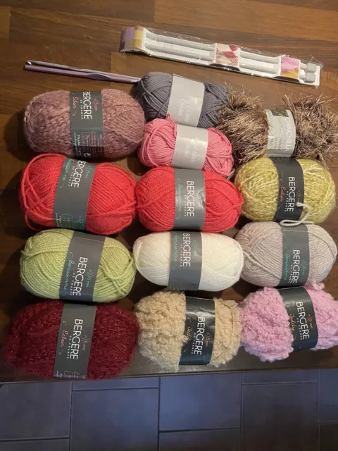 knitting/crochet yarn job lot/bundle wool