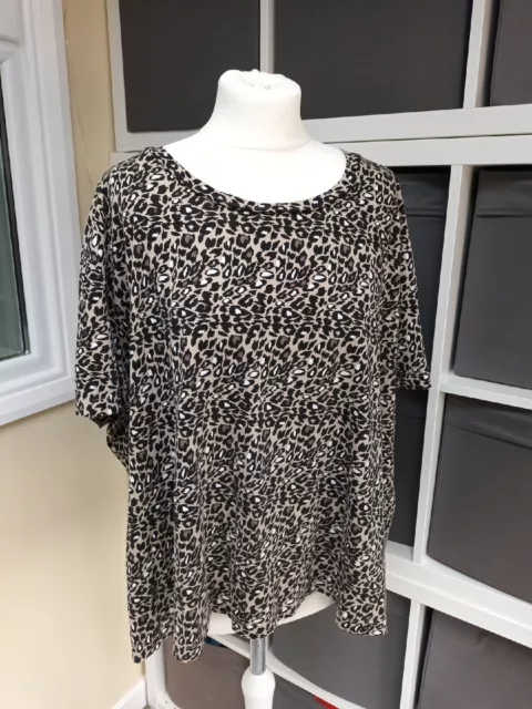 Marisota - Ladies Size 30 Spring Summer Short Sleeved Animal Print Top Excellent