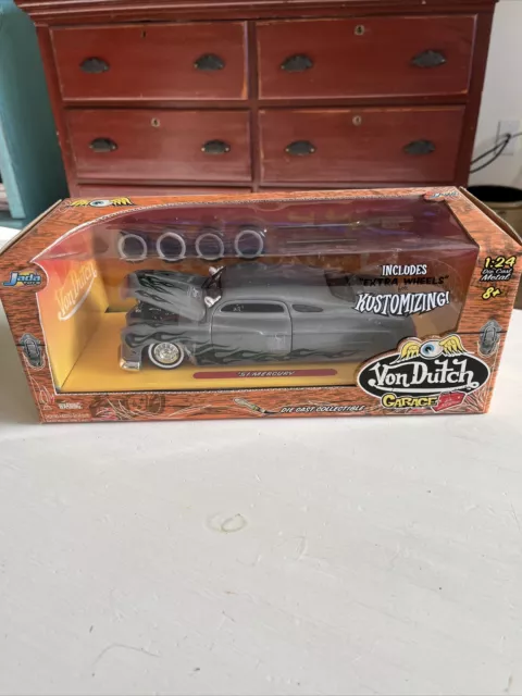 Jada Toys Von Dutch Garage '51 Mercury 1:24 Scale Die Cast Collectible Car 59935