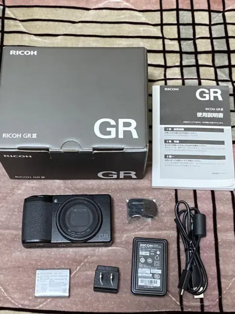 RICOH GR III GRIII GR3 Compact digital camera Black Single Focus Lens Excellent