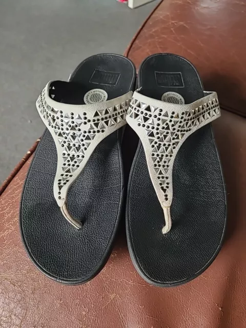 Womens Grey Suede Fitflop Carmel Cut Out Studded Toe Post Sandals size 6 EU 39