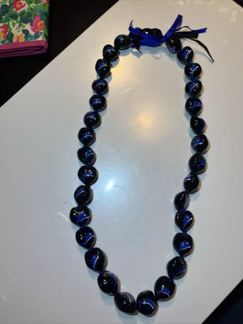 Hawaiian Kukui Nut Lei Necklace - black with blue & White Handpainted Dolphins￼