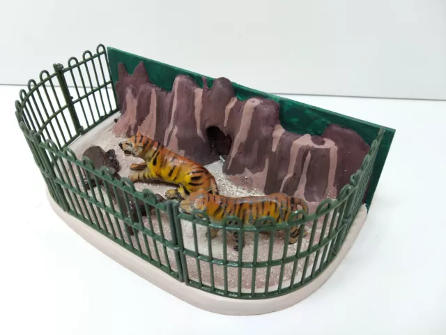 Diorama zoo - Tigres (Décor avec figurines en plomb creux peint)