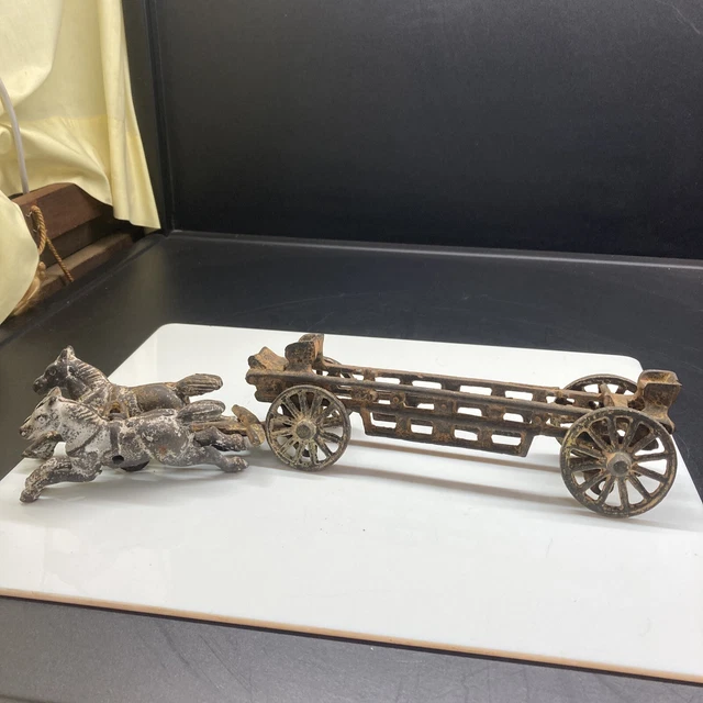 ANTIQUE CAST IRON Horse Drawn Fire Engine For Parts Or Repair 52.50