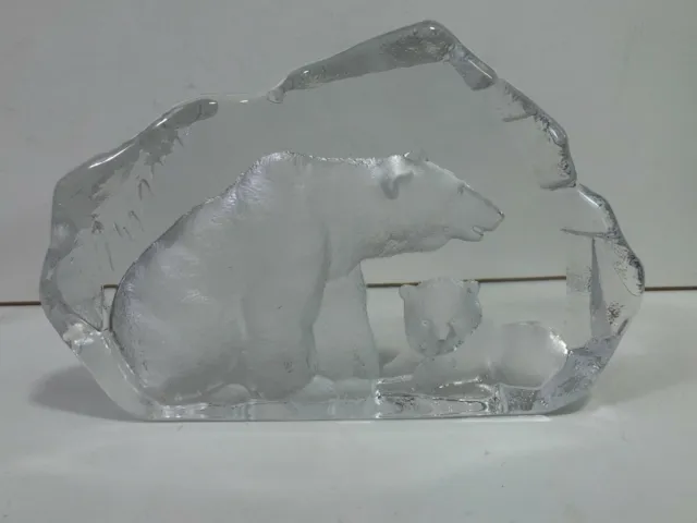 Large Matts Jonasson Sweden Polar Bears Art Glass Sculpture, Signed, 9" x 5 3/4"