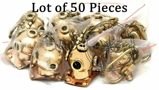 Lotto 50 Portachiavi Casco Da Lavoro Con Cavatappi Apribottiglia – Plastica E Metallo – Dimensioni 6,8x4,7x3,1 Cm