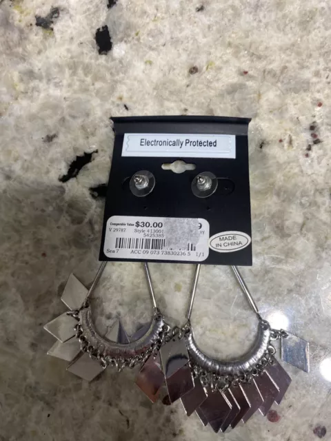 Women’s new guess Silver And Rhinestone chandelier earrings 3