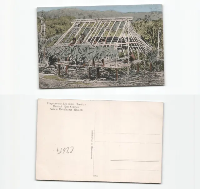 (c2651)   Ansichtskarte Deutsch Neuguinea Eingeborene beim hausbau ungebrau