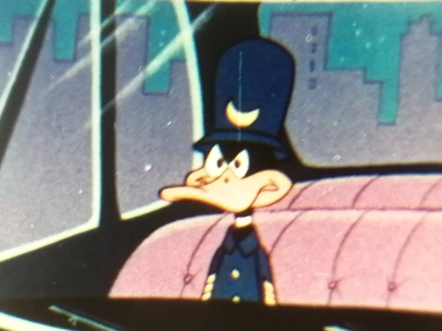Super 8 Film: Looney Tunes Cartoon "Corn of the Cop" (Colour, No Sound) (RK50)