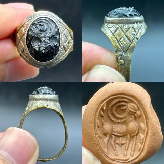 Beautiful Ancient Roman Bronze ring Black Stone Insert With Animal Intaglio