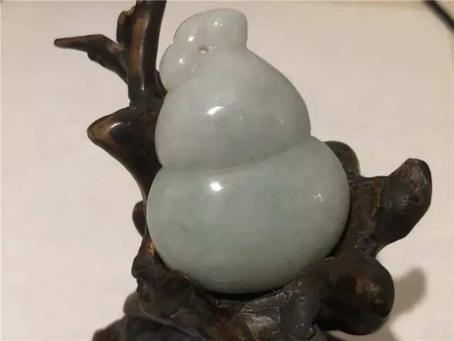 Chinese delicate Hand-carved aristocratic Jadeite jade gourd pendant 2