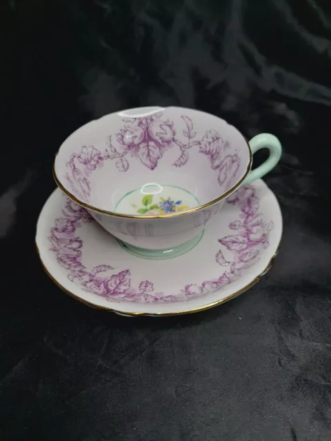 Vintage Copelands Grosvenor China England Lilac Footed Teacup & Saucer Set  EUC