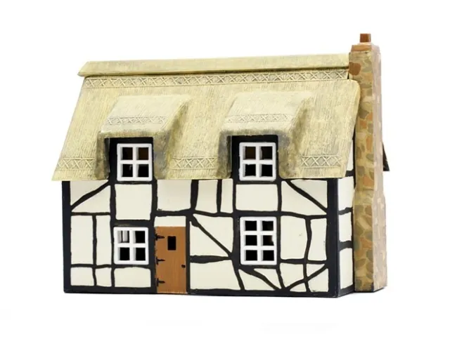 Dapol C020 Thatched Cottage 00 Oo Gauge Scale  Model Railway Kit