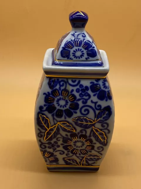 Beautiful Blue & White Square Based Oriental Style Lidded Ginger Jar