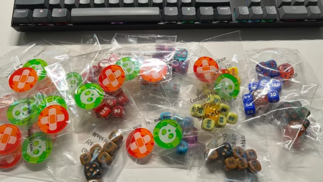 Pokemon Tcg Damage / Condition Counters, Dice - One Set At Random