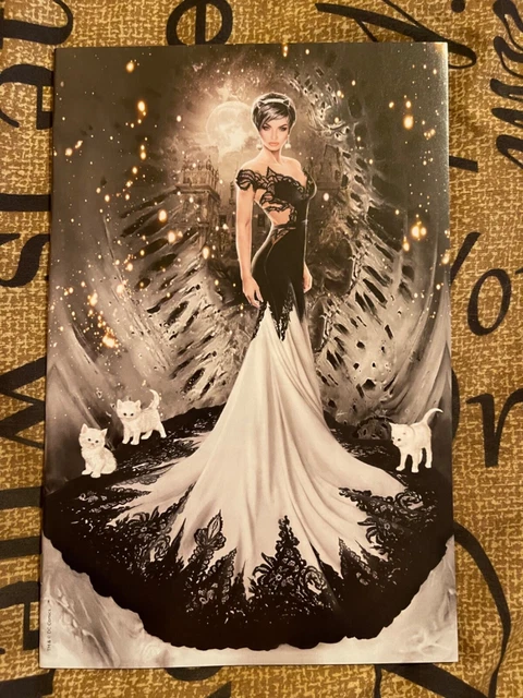 Batman # 50 NM  LTD to 750 Copies Market Street Variant Natali Sanders !!
