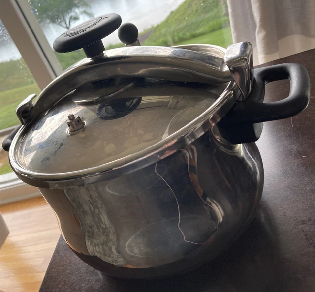 8L Fagor Pro Selections Pressure Cooker Gas/Elec/Vitro/Induction 18/10 Stainless