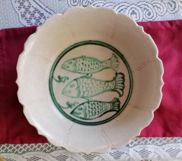 18th c.--SOUTHEAST ASIA---3 FISHES CELADON GREEN BOWL---dia. 270 mm. wt. 1300 g.