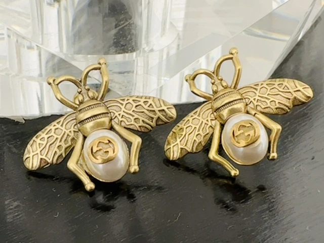 GUCCI クリスタル付きビー(ハチ)ピアス 片耳　bee GUCCI クリスタル付きビー(ハチ)ピアス 片耳bee - メルカリ