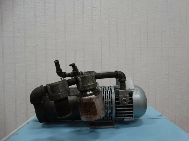 Gast 2567-V108 Vacuum Pump W/Baldor Vm3554 Fr:56C Motor 1-1/2Hp 1725Rpm (19646)