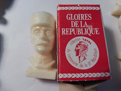 Total Figurine publicitaire Total Bustes Gloires de la république Marie Curie
