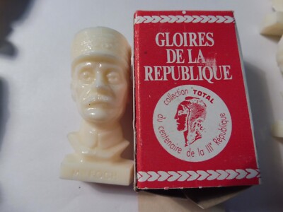 Total Figurine publicitaire Total Bustes Gloires de la république Marie Curie Total Figurine publicitaire Total Bustes Gloires de la république Marie Curie