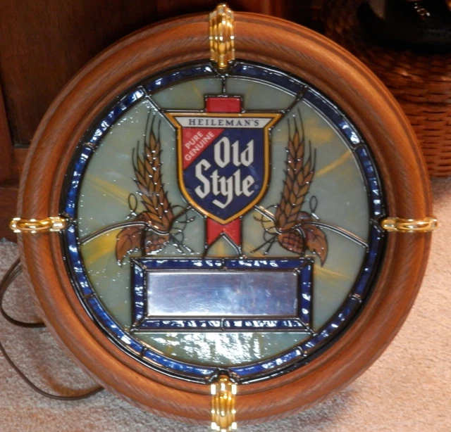 VINTAGE HEILEMAN’S OLD Style Beer Sign Light Up Digital Clock 1988
