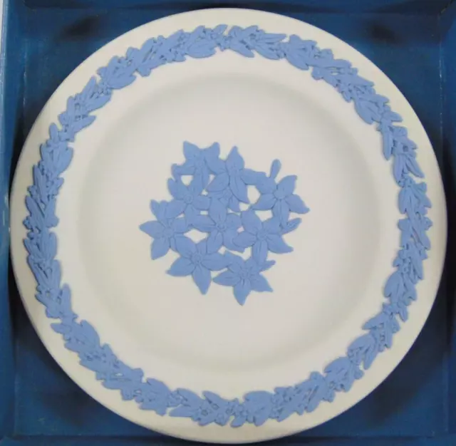 Wedgwood Jasper Ware Royal Bluebell Blue On White Round Tray Pin Dish TWCS 2