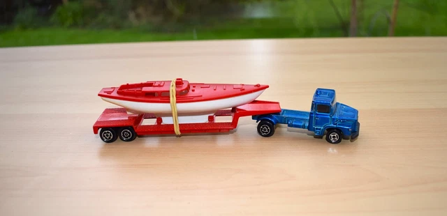MAJORETTE MERCEDES BENZ 350SL avec remorque bateau EUR 59,99 - FR