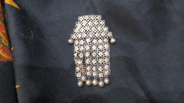ancienne broche orientaliste en metal argenté orientale symboliste Turquie ?