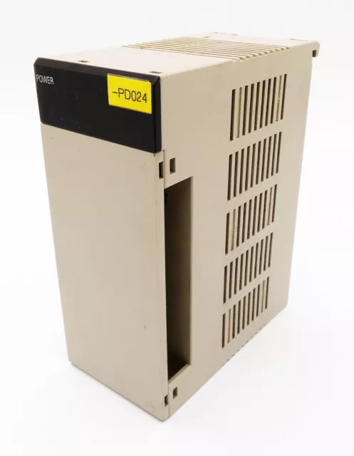 Omron C200HW-PD024 50W 24VDC Alimentatore -usato-