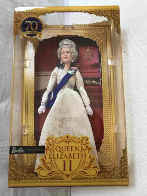 Poupée Queen Elizabeth Ii Jubilé De Platine - Barbie Signature Mattel -  Neuf