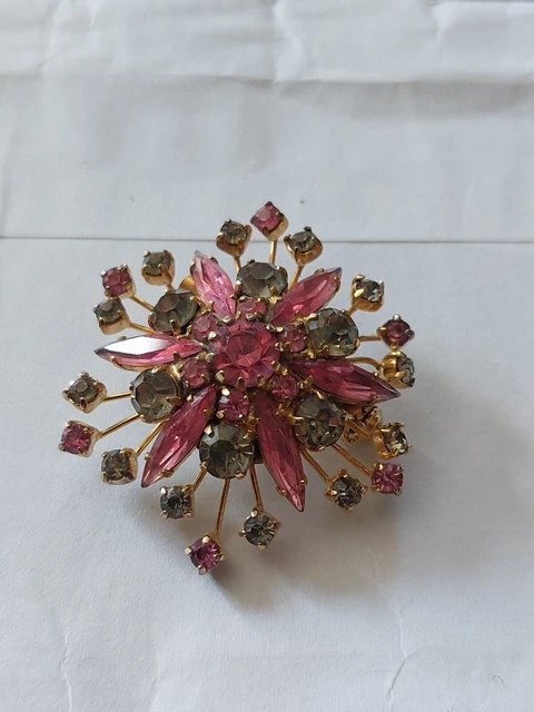 Broche Vintage Années 70 - Fleur émaillée Cloisonnée Bleu Et Noir, Couleur Or, Bijou Fantaisie En Parfait état